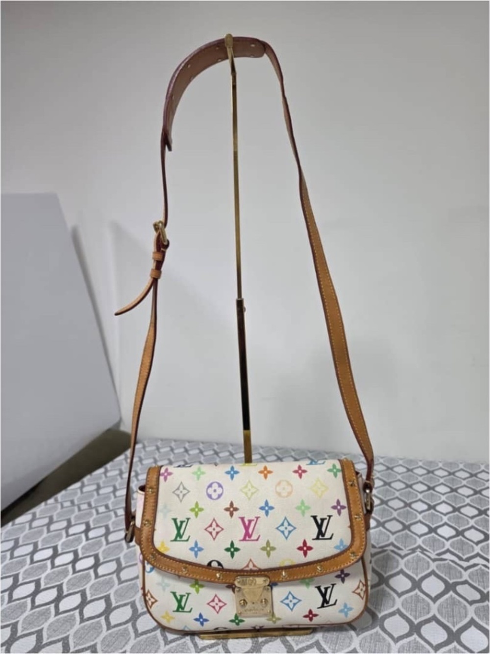 Authentic LOUIS VUITTON Monogram Sologne White/Multicolor